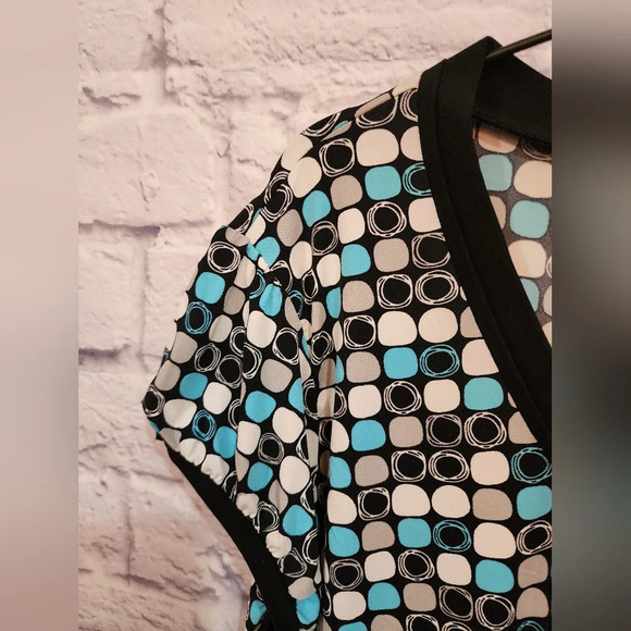 Worthington retro inspired, faux wrap blue/blk/white blouse Size 2X - Picture 3 of 6